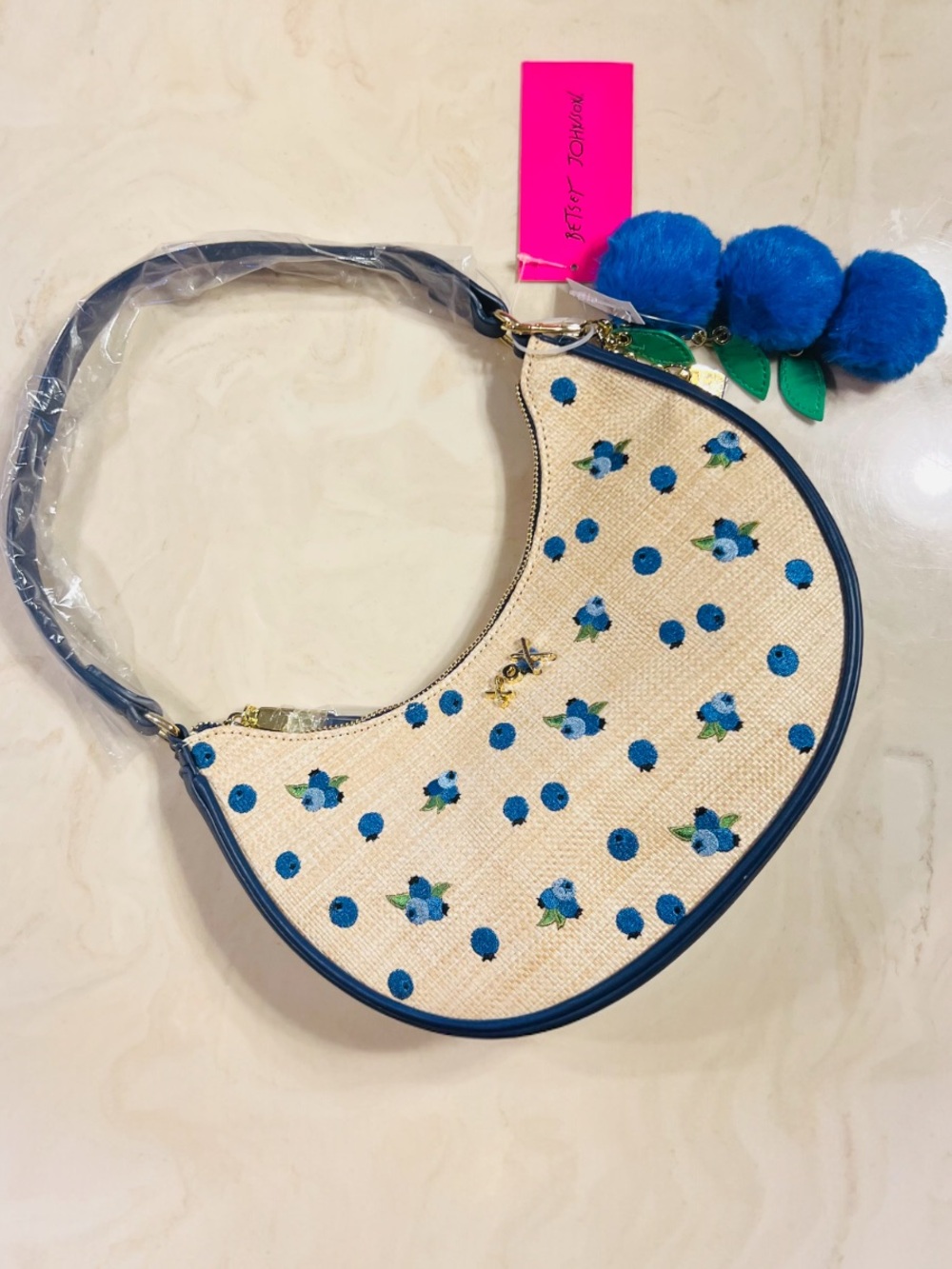 🫐👜BETSEY JOHNSON Straw Blueberry Shoulder Bag With Blueberry Pom-Pom Charm - Picture 10 of 16